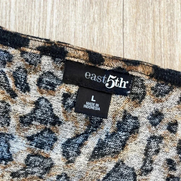 Womens East 5th Leopard/Cheetah Print Top - L - Picture 5 of 5